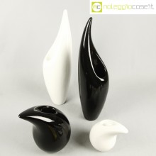 Set vasi “a punta” bianchi e neri
