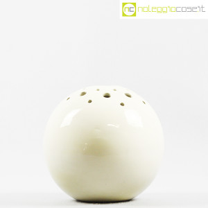 Ibis Cunardo, sfera bianca in ceramica con fori (2)