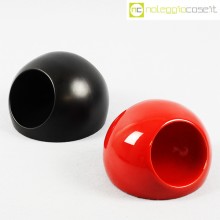 Ceramiche Pozzi oggetti rosso e nero