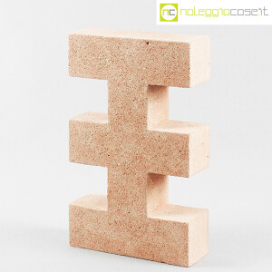 Elemento in cemento materico rosa (1)