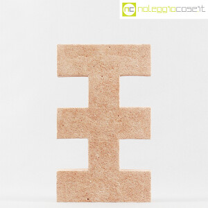 Elemento in cemento materico rosa (2)