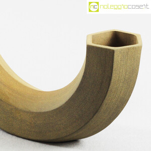 Tasca Ceramiche, vaso curvo a sezione esagonale, Alessio Tasca (6)