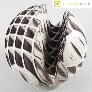 Tasca Ceramiche, sfera Trafila in ceramica grigia, Alessio Tasca (4)
