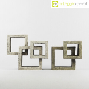 Cubi intersecati in cemento grezzo (2)